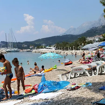 Πανσιόν And With Parking Space Tucepi, Makarska - 13056