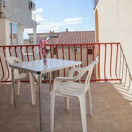 Πανσιόν And With Parking Space Tucepi, Makarska - 13056 Tučepi