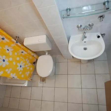 Πανσιόν And With Parking Space Tucepi, Makarska - 13056 Tučepi